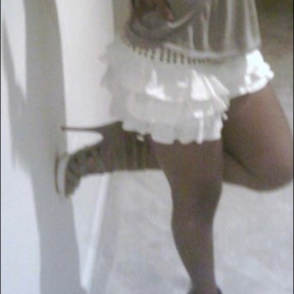 Adorable ruffle shorts‼️